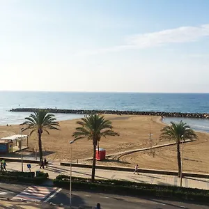 espectacular-atico-duplex-con-vistas-al-mar.catalonia-hotels.com/